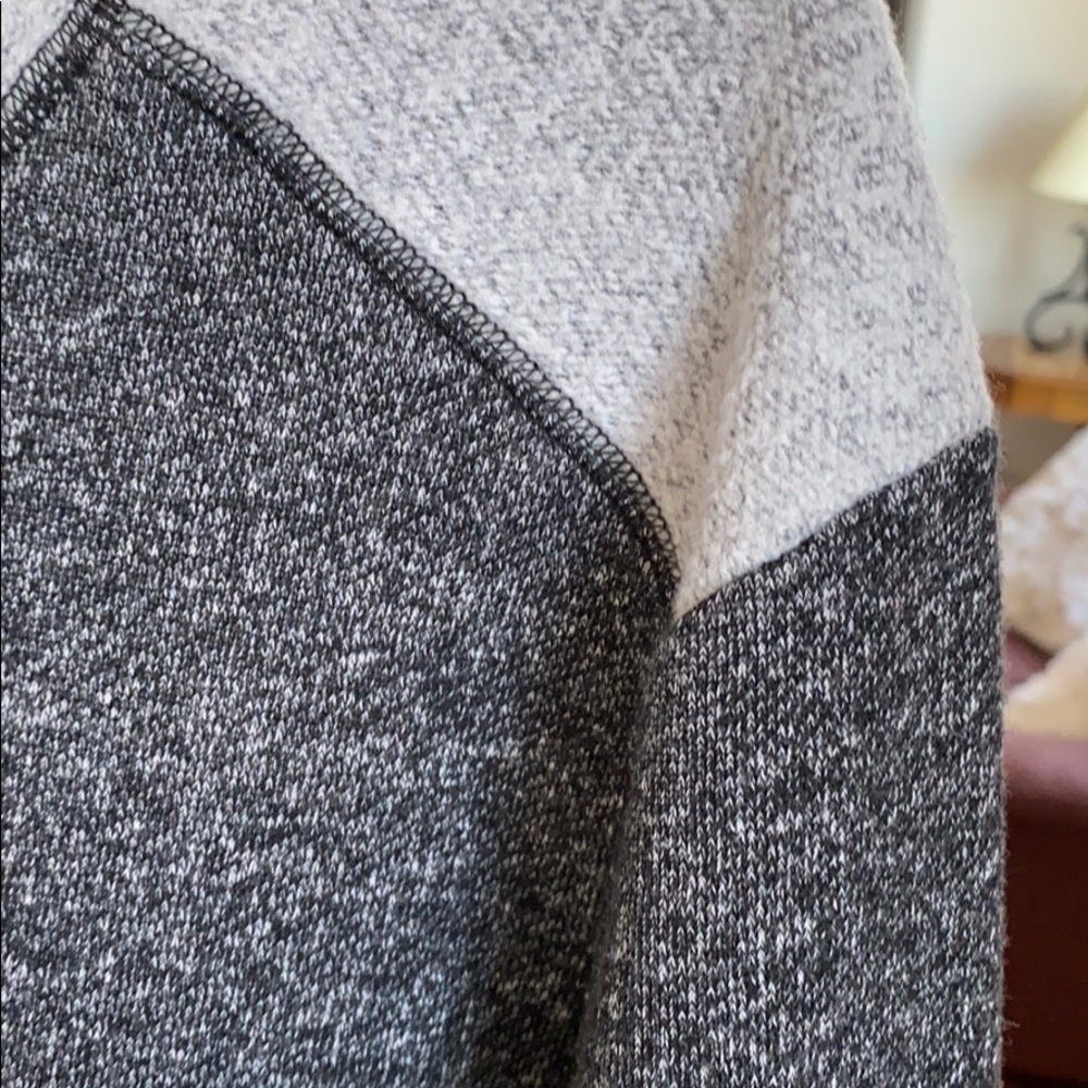 Tommy Bahama Gray Long Sleeve Pullover Sweatshirt - Picture 9 of 10